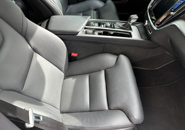 Volvo S60 cena 124000 przebieg: 103000, rok produkcji 2019 z Warszawa małe 92